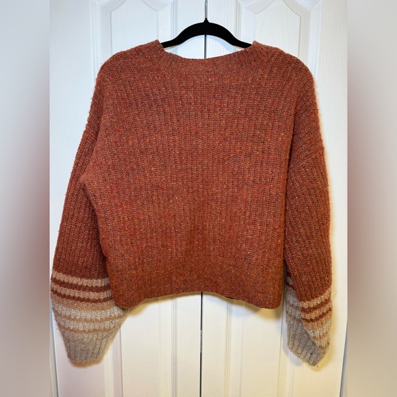 Smartwool - Women's Relaxed Fit Button Down Cozy Lodge Cropped Cardigan Sweater - Picture 3 of 7